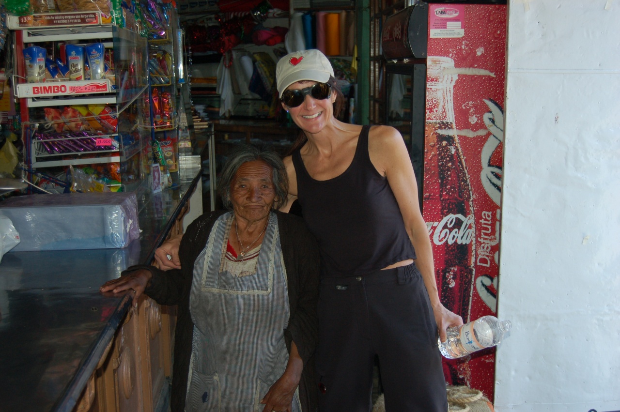 Lea with native Mexican woman.  1/11/06  11:45am