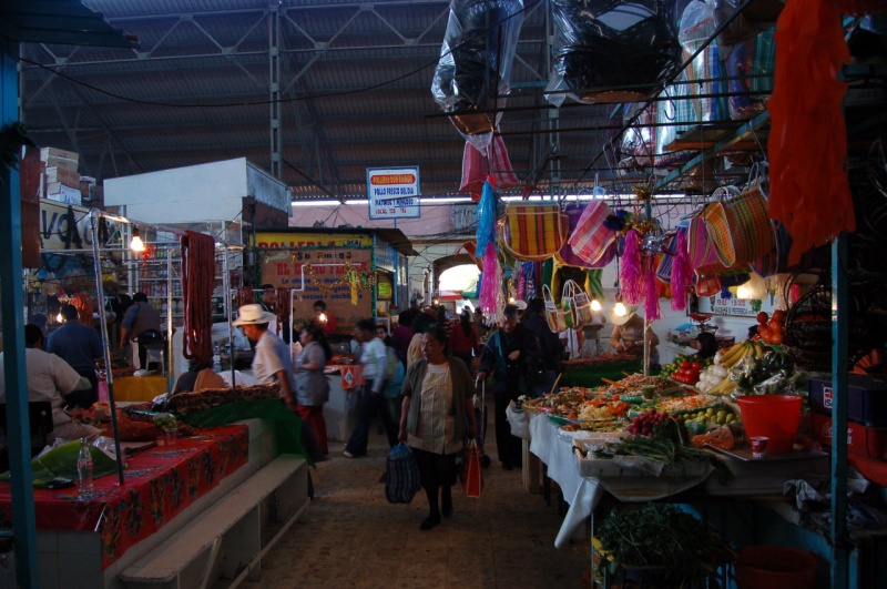 Market in Amecameca.  1/7/06  12:38pm