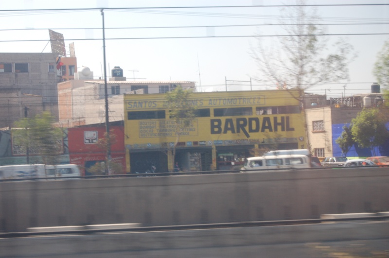 Bardahl (Ballard, WA Company!) service center  common sight in Mexico!  1/13/06  11:52am
